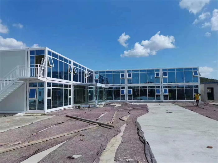 活動(dòng)板房與集裝箱房有什么區(qū)別